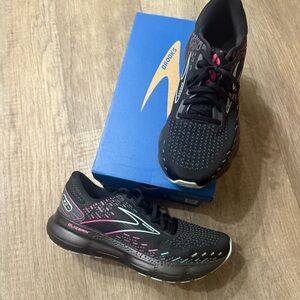 Brooks Glycerin 20 Black and Pink Athletic Running Shoes with Breathable Mesh